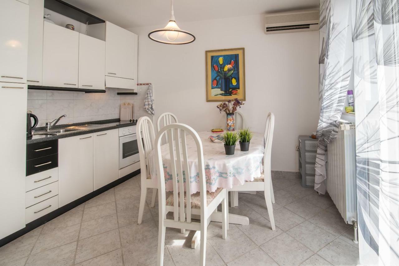 Apartamento Ksenija Kornić Exterior foto