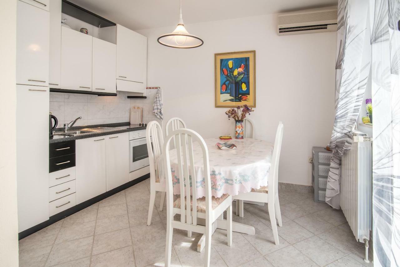 Apartamento Ksenija Kornić Exterior foto